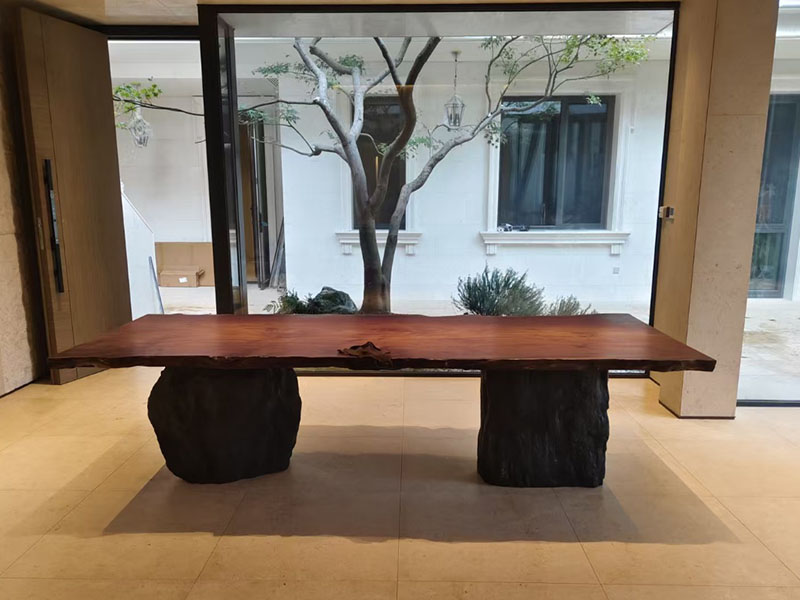 Bureau/table de conférence en bois massif à bords naturels T2616