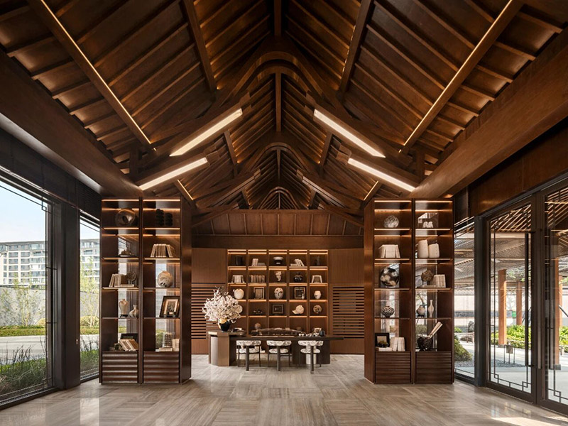 Construction moderne en bois massif : une vitrine de brillance diversifiée.
